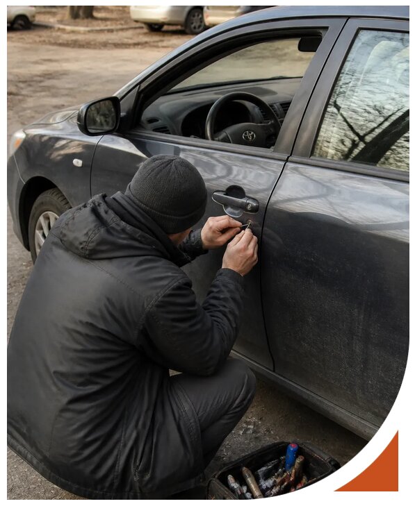 Профессиональное вскрытие автомобиля Тойота без повреждений в Элисте